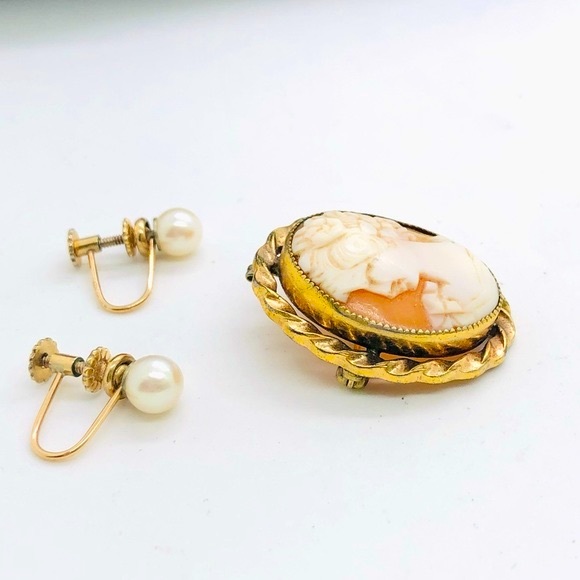 Antique Vintage Left Facing Cameo Pendant & Pearl Earrings - Picture 9 of 12